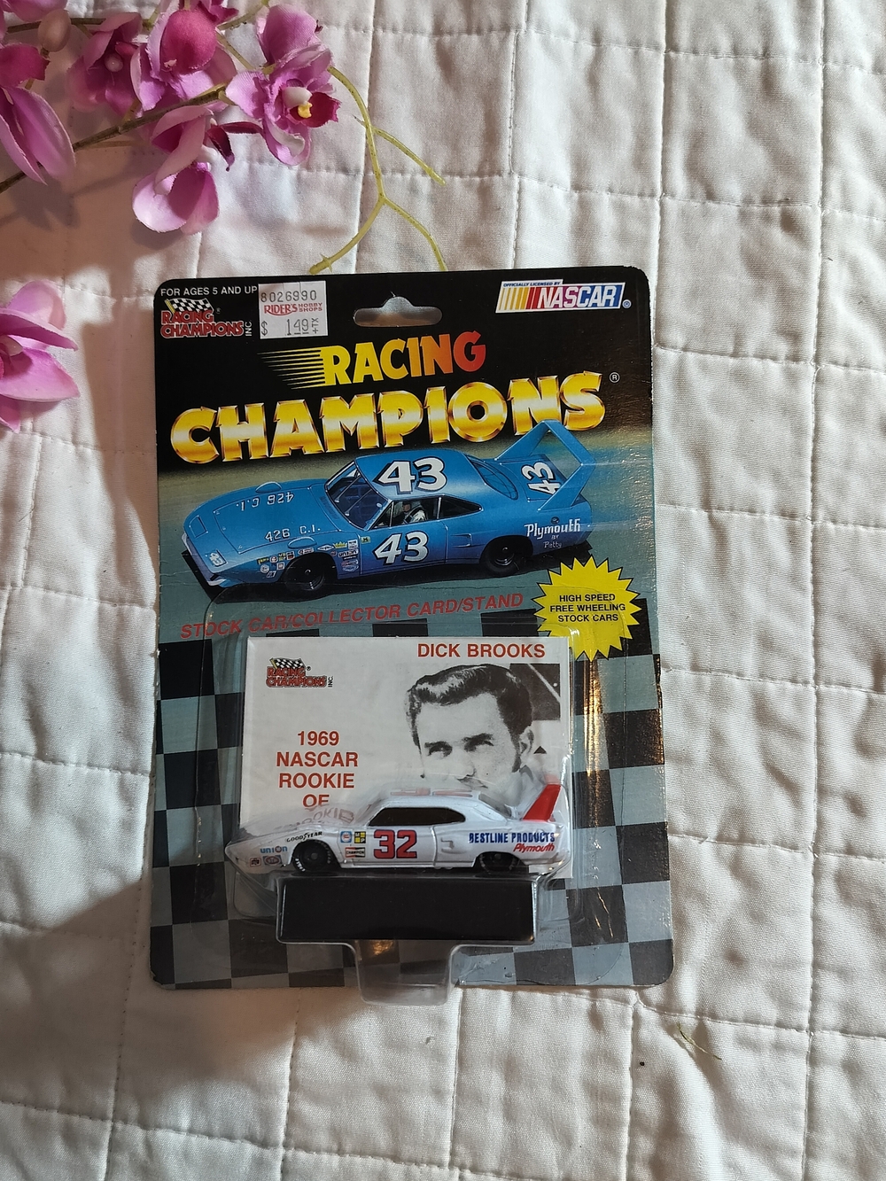 Vintage Match Die-Cast #32 White and Red NASCAR Stock Car